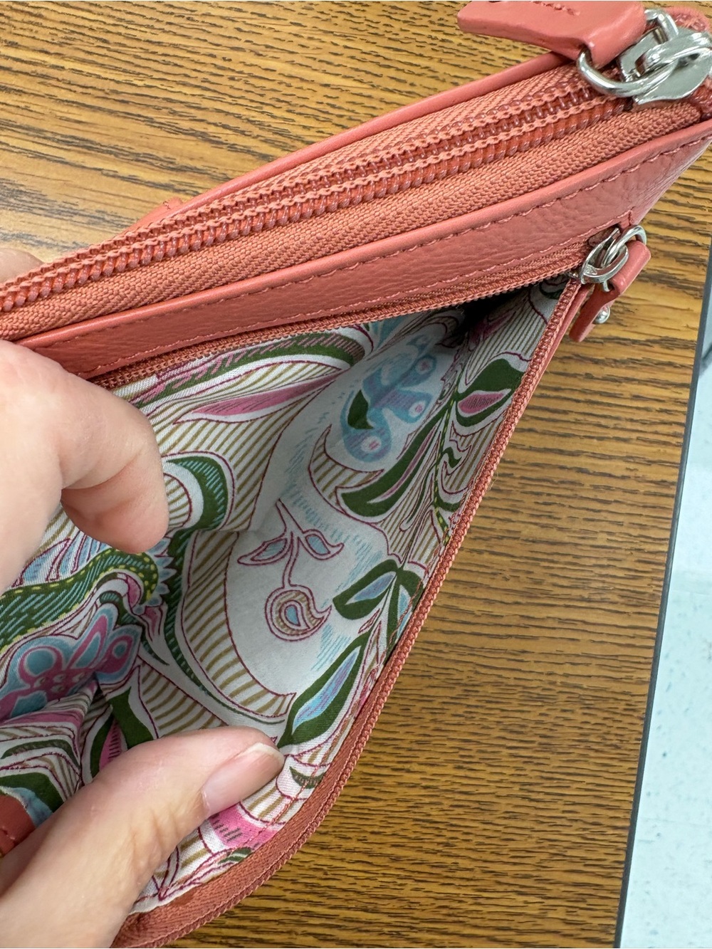 Stone Mountain Coral Pink Pebble Leather Double Zip Clutch Wallet Organizer - Picture 13 of 15